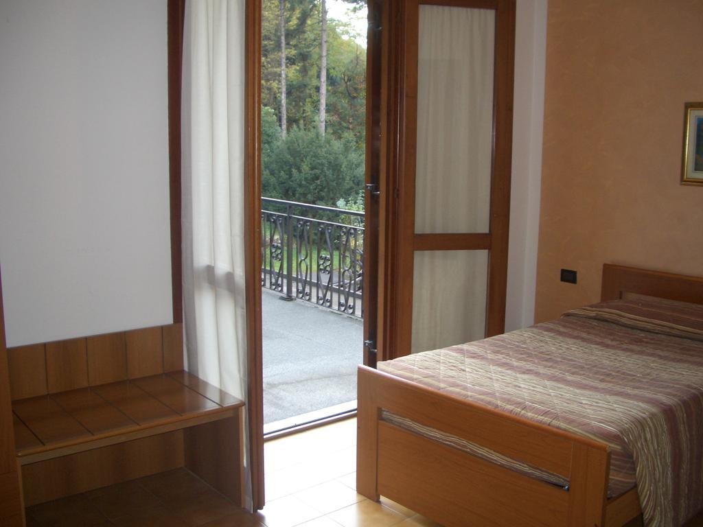 Albergo Il Castellino Boario Terme 外观 照片