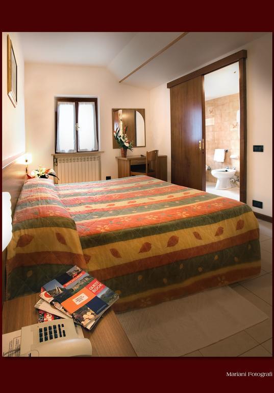 Albergo Il Castellino Boario Terme 外观 照片