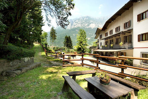 Albergo Il Castellino Boario Terme 外观 照片
