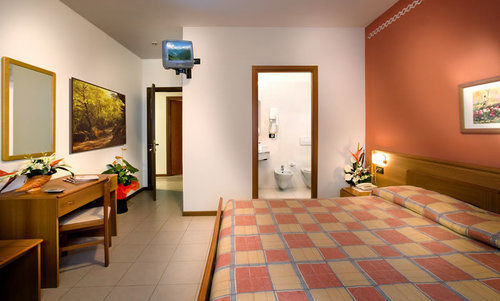 Albergo Il Castellino Boario Terme 外观 照片