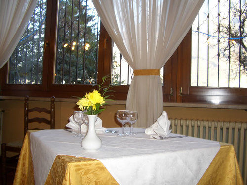 Albergo Il Castellino Boario Terme 外观 照片