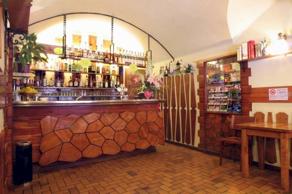 Albergo Il Castellino Boario Terme 外观 照片