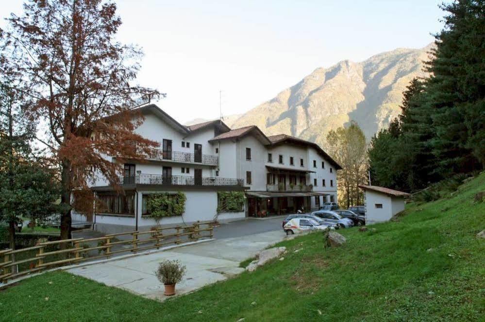 Albergo Il Castellino Boario Terme 外观 照片